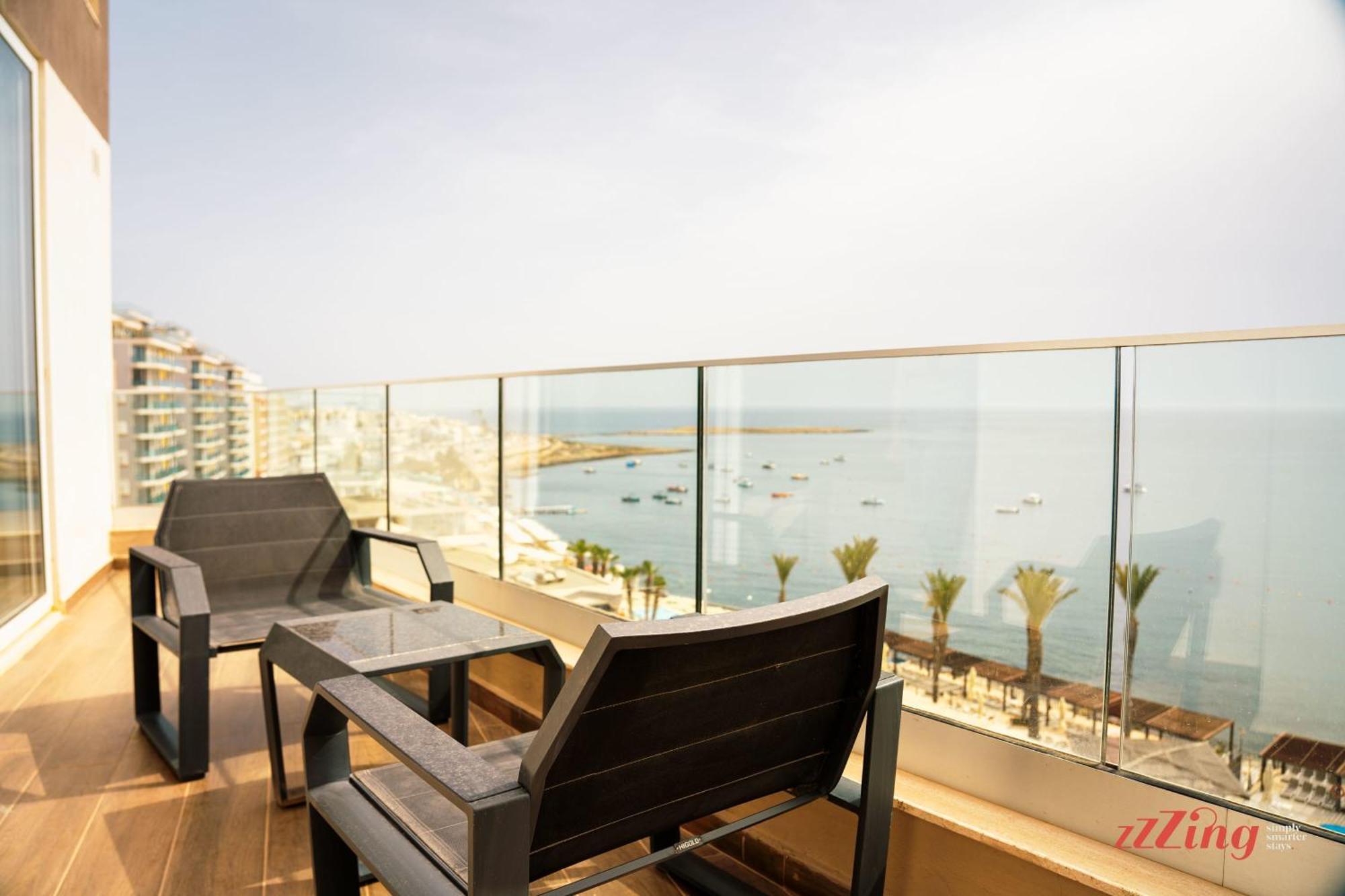 Apartment Mediterranean Living Right By The Sea *