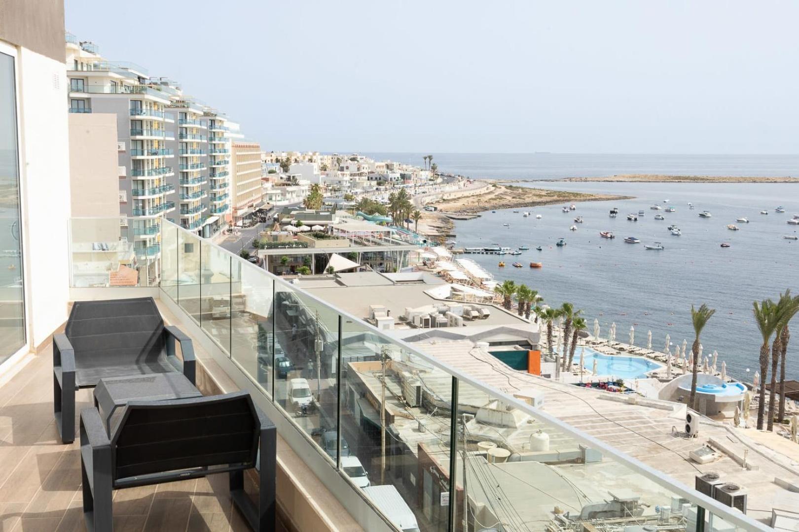 Apartment Mediterranean Living Right By The Sea